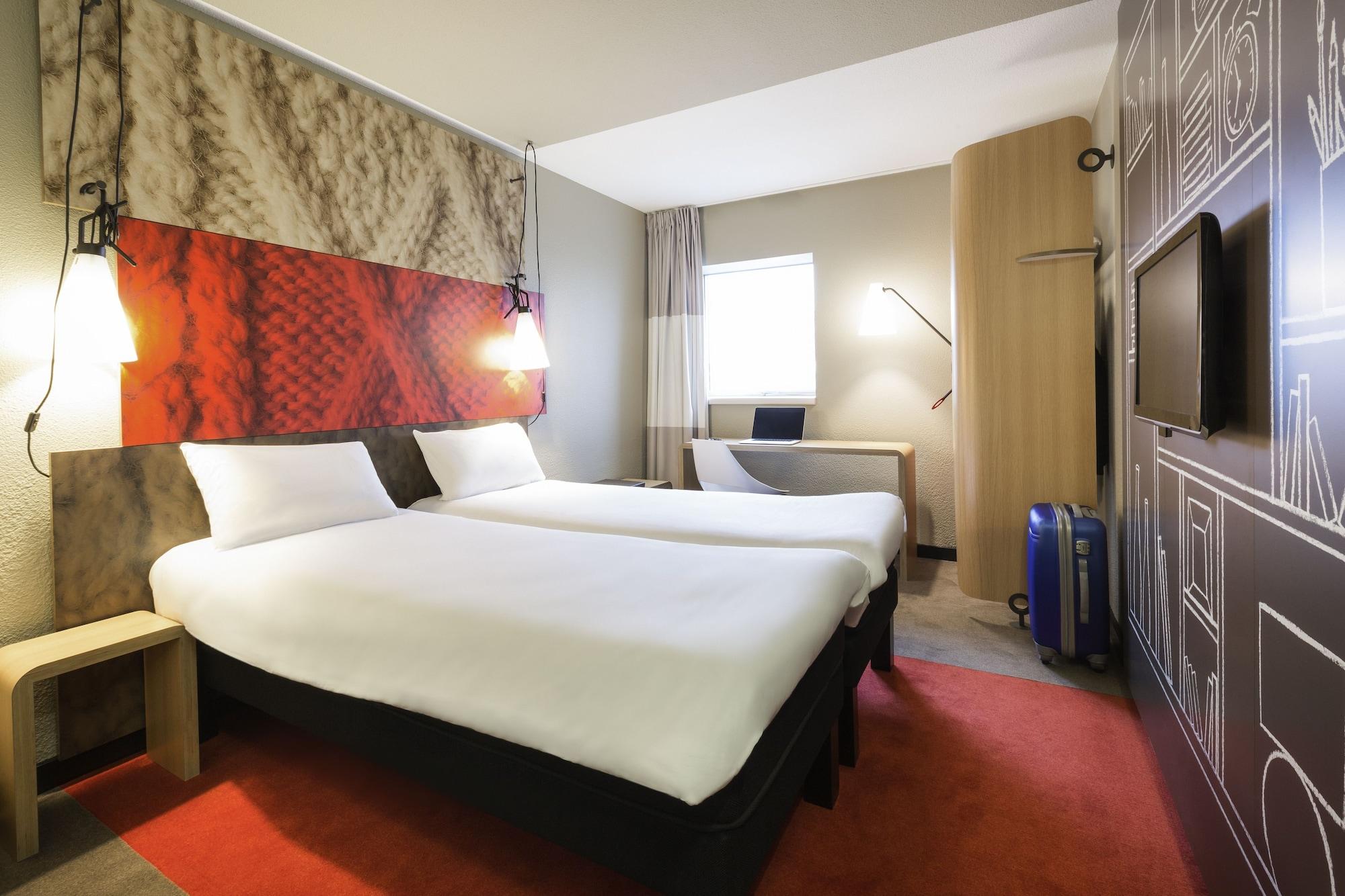 Ibis Paris Porte De Clichy Centre Exterior photo