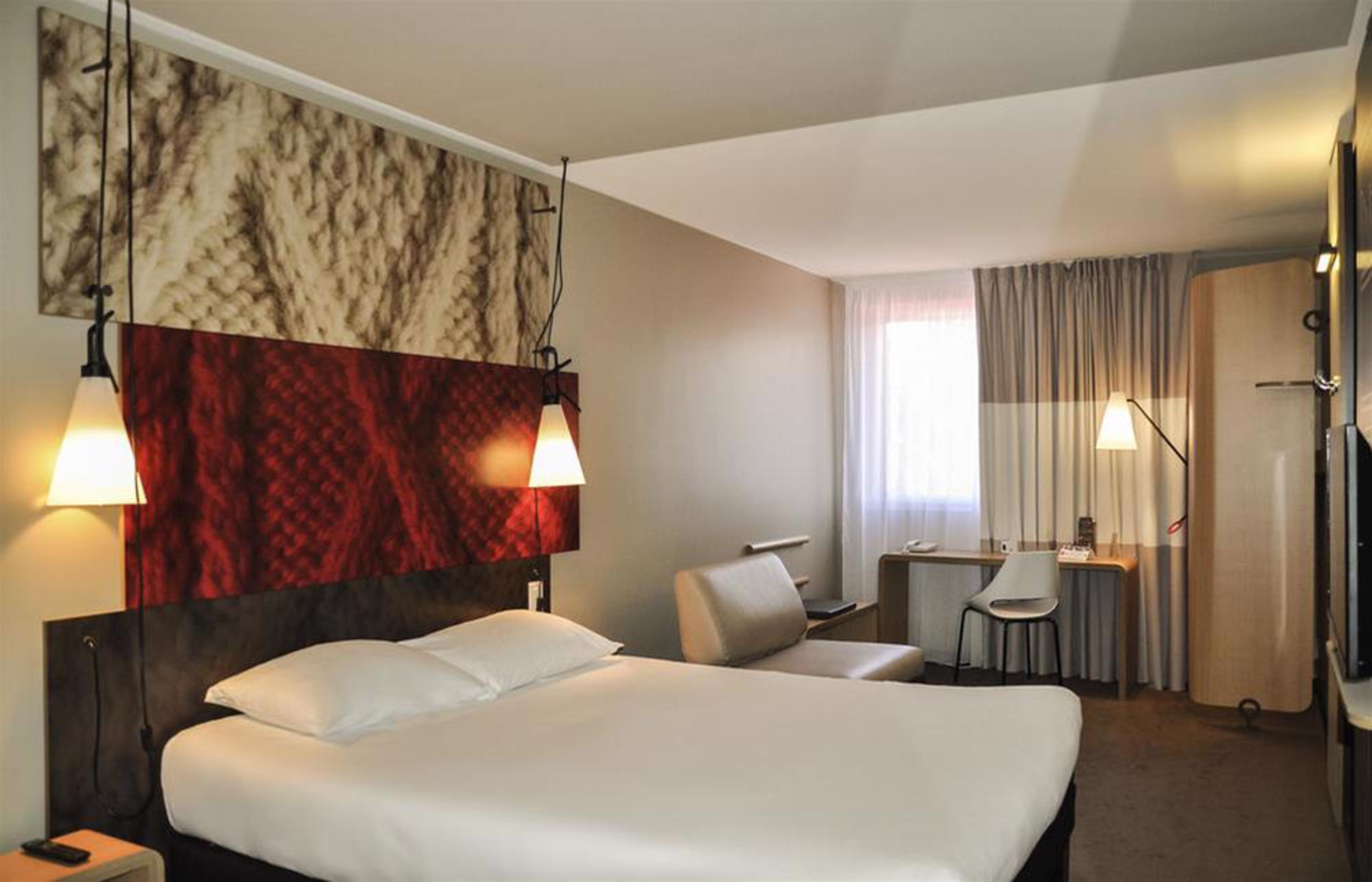 Ibis Paris Porte De Clichy Centre Exterior photo