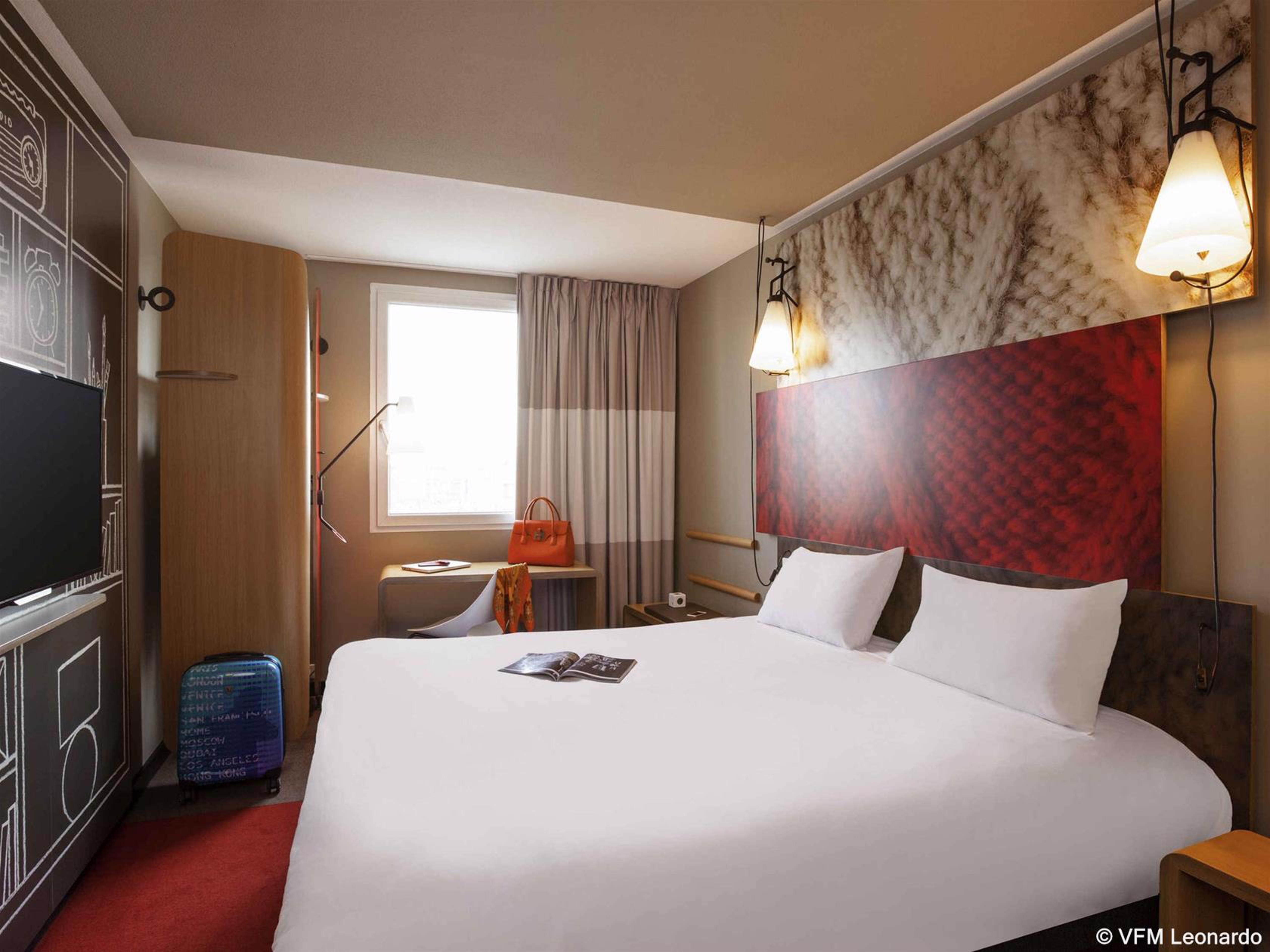 Ibis Paris Porte De Clichy Centre Exterior photo