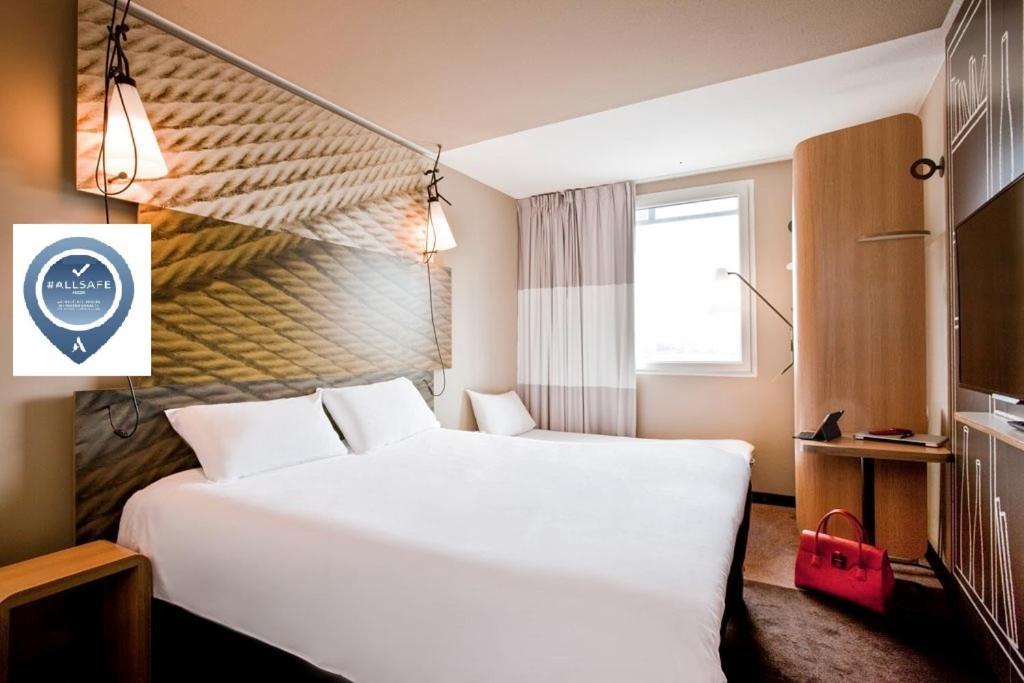 Ibis Paris Porte De Clichy Centre Exterior photo
