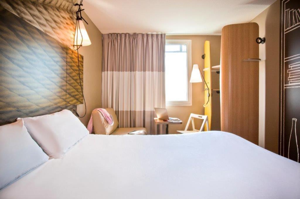 Ibis Paris Porte De Clichy Centre Exterior photo